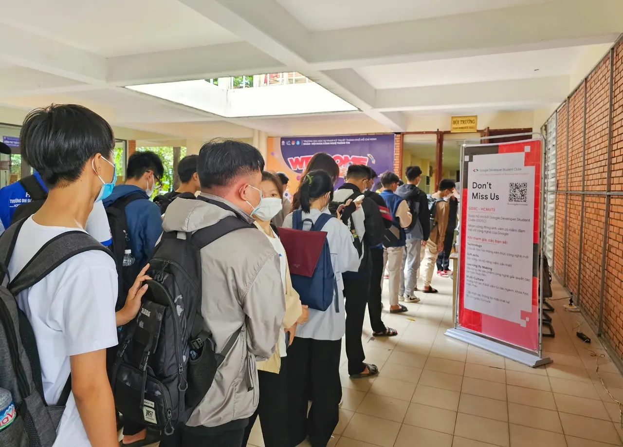 GDSC - HCMUTE | Info Session 2023 (2)