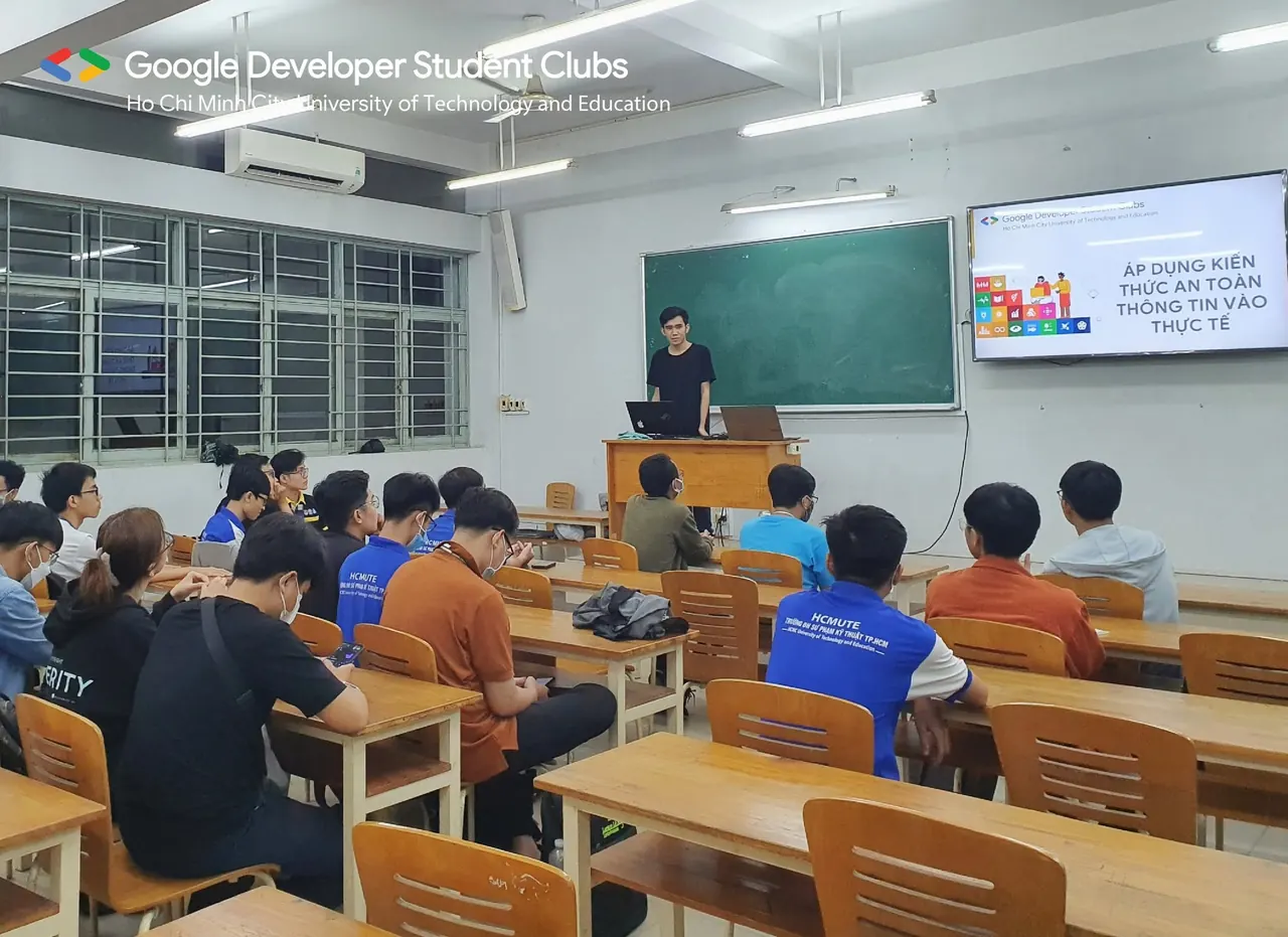 Recap | Kick off – Cuộc thi học thuật "Sinh viên với an toàn thông tin" HCMUTE (HCMUTE_CTF) (9)