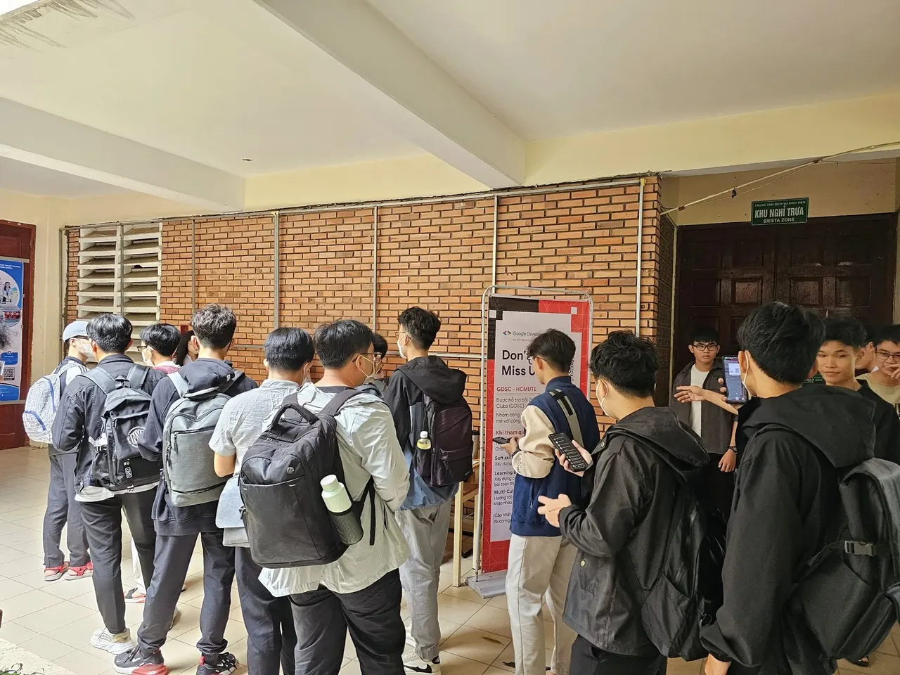 GDSC - HCMUTE | Info Session 2023 (6)